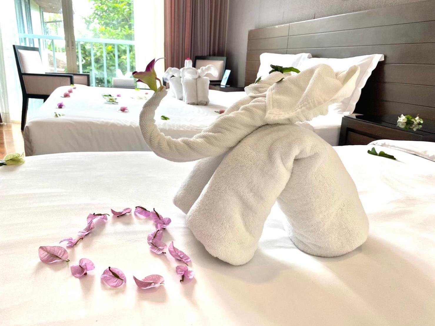 G1 Touch Blue Sky Hotell Kamala Beach Exteriör bild