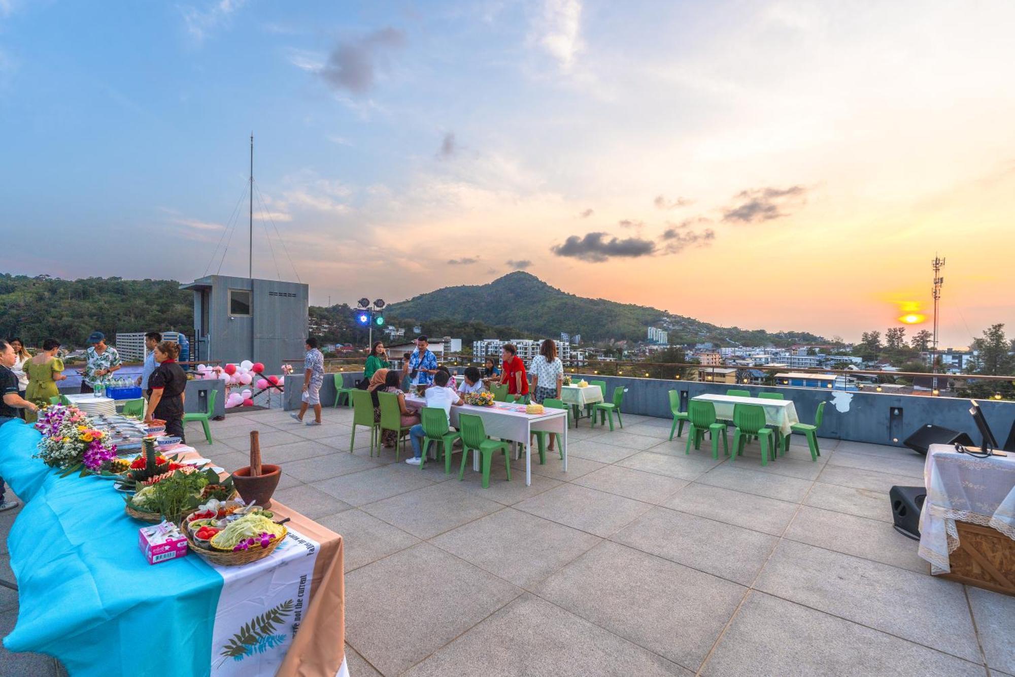 G1 Touch Blue Sky Hotell Kamala Beach Exteriör bild
